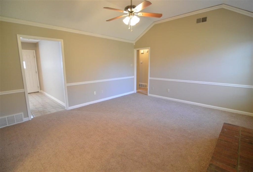 2717 DEER GLADE LN, Memphis, Tennessee 38133, 4 Bedrooms Bedrooms, 8 Rooms Rooms,2 BathroomsBathrooms,Residential,For Sale,DEER GLADE,10217737