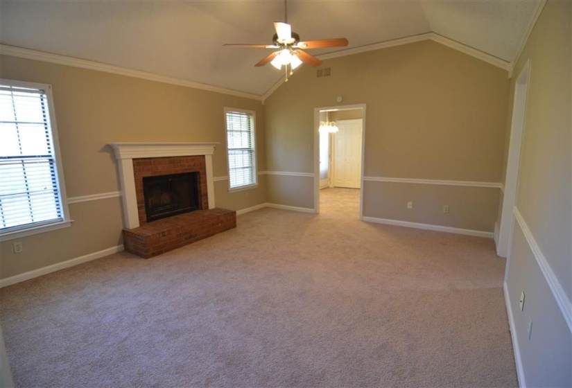 2717 DEER GLADE LN, Memphis, Tennessee 38133, 4 Bedrooms Bedrooms, 8 Rooms Rooms,2 BathroomsBathrooms,Residential,For Sale,DEER GLADE,10217737