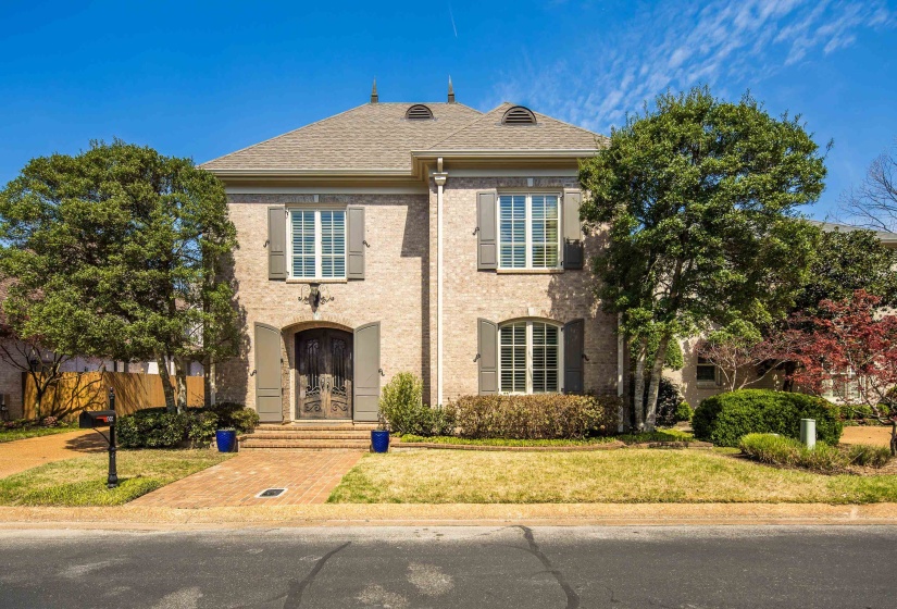 7302 MONT BLANC DR, Germantown, Tennessee 38138, 4 Bedrooms Bedrooms, 9 Rooms Rooms,3.1 BathroomsBathrooms,Residential,For Sale,MONT BLANC,10217738