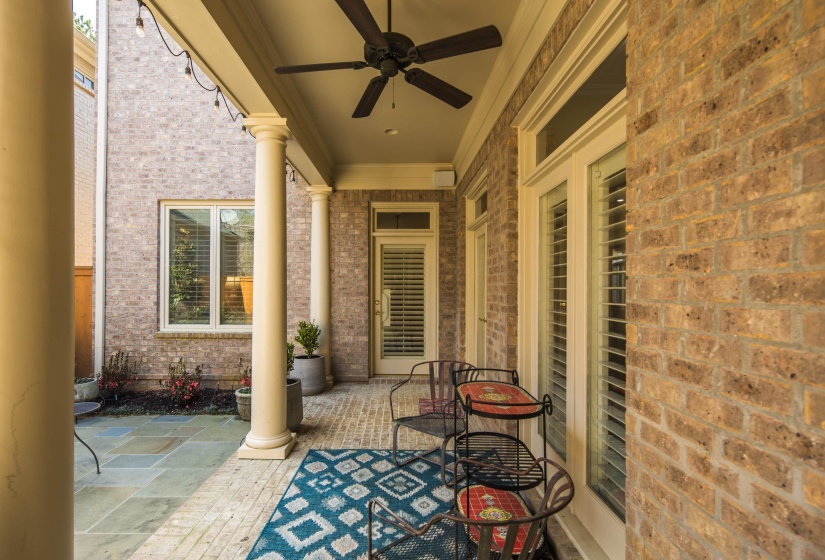 7302 MONT BLANC DR, Germantown, Tennessee 38138, 4 Bedrooms Bedrooms, 9 Rooms Rooms,3.1 BathroomsBathrooms,Residential,For Sale,MONT BLANC,10217738