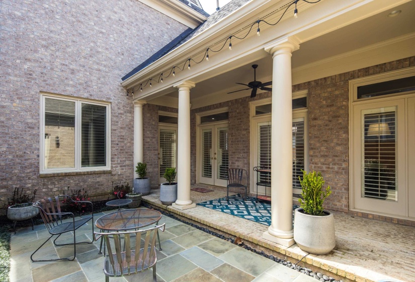 7302 MONT BLANC DR, Germantown, Tennessee 38138, 4 Bedrooms Bedrooms, 9 Rooms Rooms,3.1 BathroomsBathrooms,Residential,For Sale,MONT BLANC,10217738