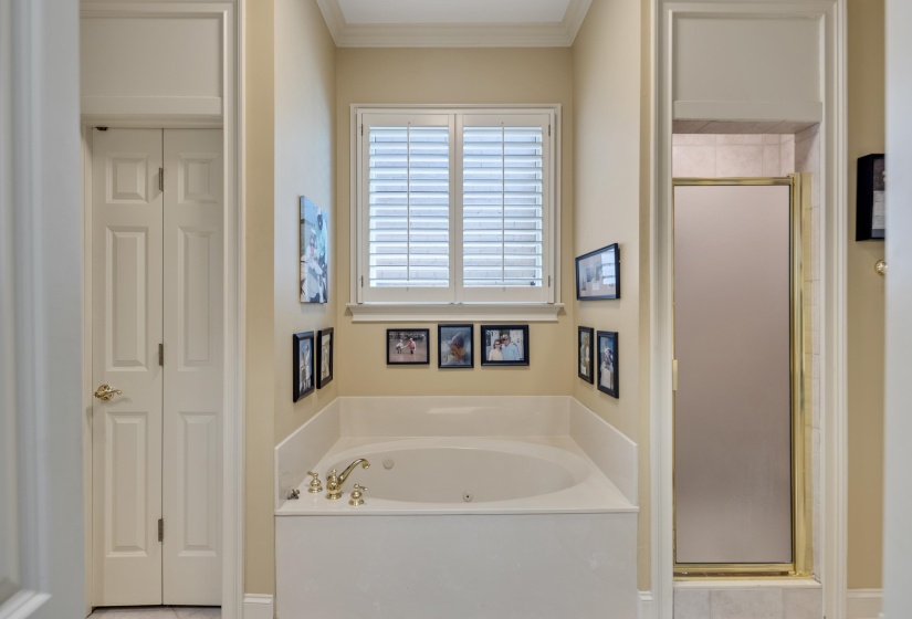 7302 MONT BLANC DR, Germantown, Tennessee 38138, 4 Bedrooms Bedrooms, 9 Rooms Rooms,3.1 BathroomsBathrooms,Residential,For Sale,MONT BLANC,10217738