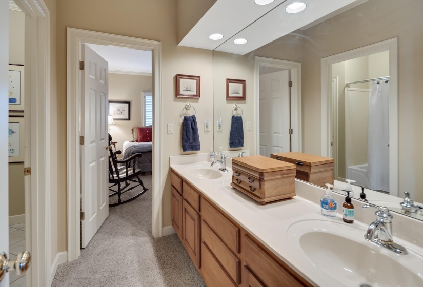 7302 MONT BLANC DR, Germantown, Tennessee 38138, 4 Bedrooms Bedrooms, 9 Rooms Rooms,3.1 BathroomsBathrooms,Residential,For Sale,MONT BLANC,10217738