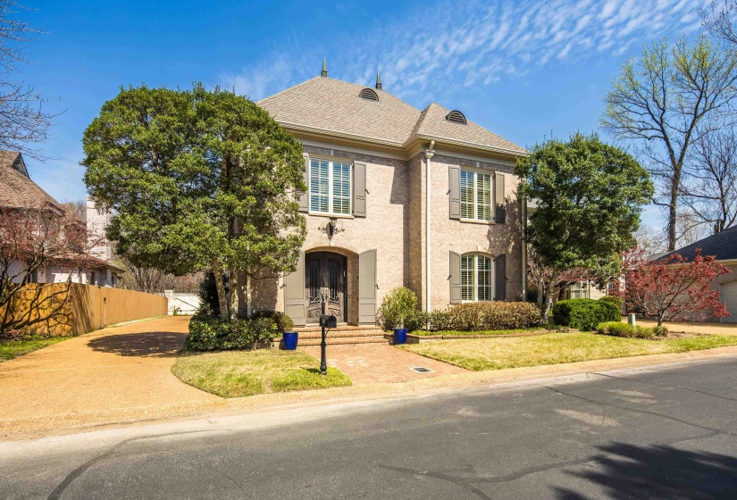7302 MONT BLANC DR, Germantown, Tennessee 38138, 4 Bedrooms Bedrooms, 9 Rooms Rooms,3.1 BathroomsBathrooms,Residential,For Sale,MONT BLANC,10217738