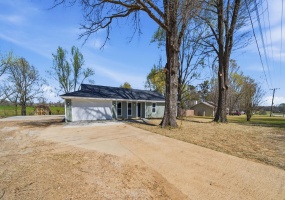 1254 BURNETT LN, Covington, Tennessee 38019, 3 Bedroom Bedrooms, 6 Room Rooms,2 BathroomBathrooms,Residential,For Sale,BURNETT,0,10217744 1254 BURNETT LN, Covington, Tennessee 38019, 3 Bedroom Bedrooms, 6 Room Rooms,2 BathroomBathrooms,Residential,For Sale,BURNETT,0,10217744