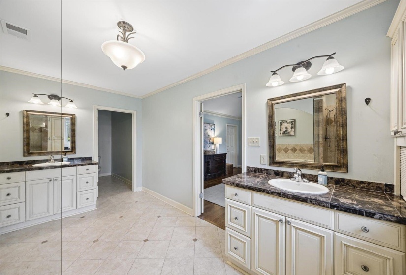 5311 ANGELA RD, Memphis, Tennessee 38120, 5 Bedroom Bedrooms, 9 Room Rooms,3.1 BathroomBathrooms,Residential,For Sale,ANGELA,0,10217761