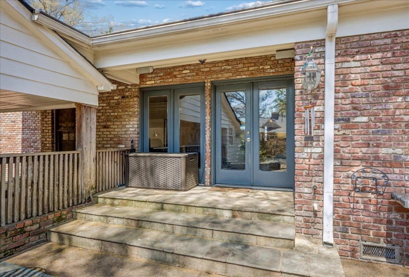 5311 ANGELA RD, Memphis, Tennessee 38120, 5 Bedroom Bedrooms, 9 Room Rooms,3.1 BathroomBathrooms,Residential,For Sale,ANGELA,0,10217761