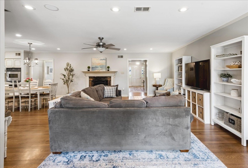 5311 ANGELA RD, Memphis, Tennessee 38120, 5 Bedroom Bedrooms, 9 Room Rooms,3.1 BathroomBathrooms,Residential,For Sale,ANGELA,0,10217761