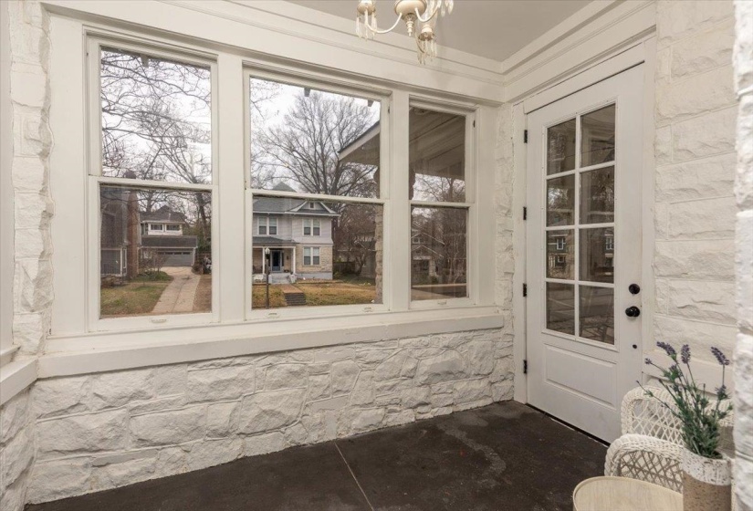 1462 CARR AVE, Memphis, Tennessee 38104, 3 Bedroom Bedrooms, 10 Room Rooms,2 BathroomBathrooms,Residential,For Sale,CARR,0,10217767