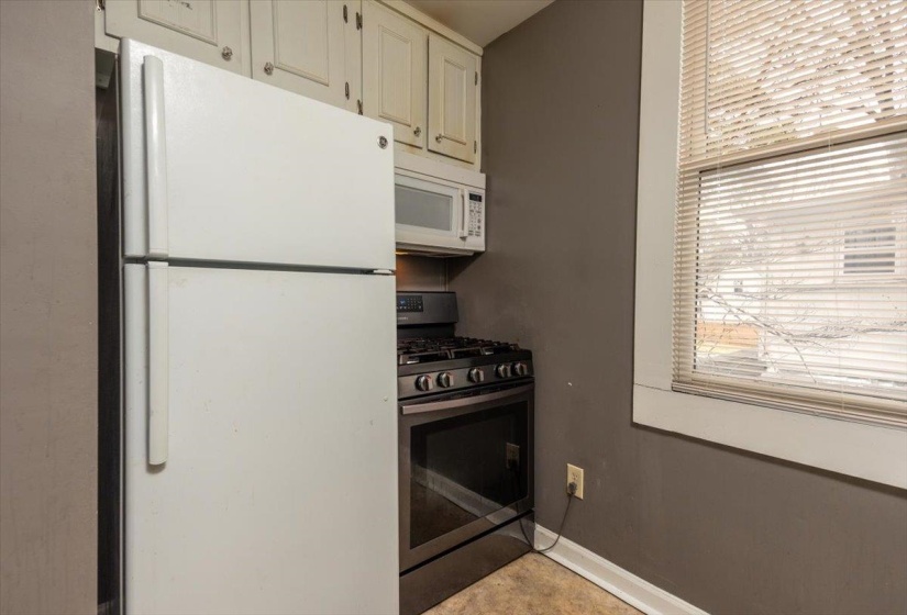 1462 CARR AVE, Memphis, Tennessee 38104, 3 Bedroom Bedrooms, 10 Room Rooms,2 BathroomBathrooms,Residential,For Sale,CARR,0,10217767