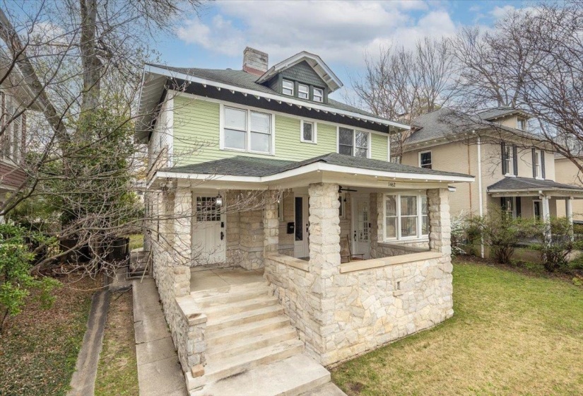 1462 CARR AVE, Memphis, Tennessee 38104, 3 Bedroom Bedrooms, 10 Room Rooms,2 BathroomBathrooms,Residential,For Sale,CARR,0,10217767