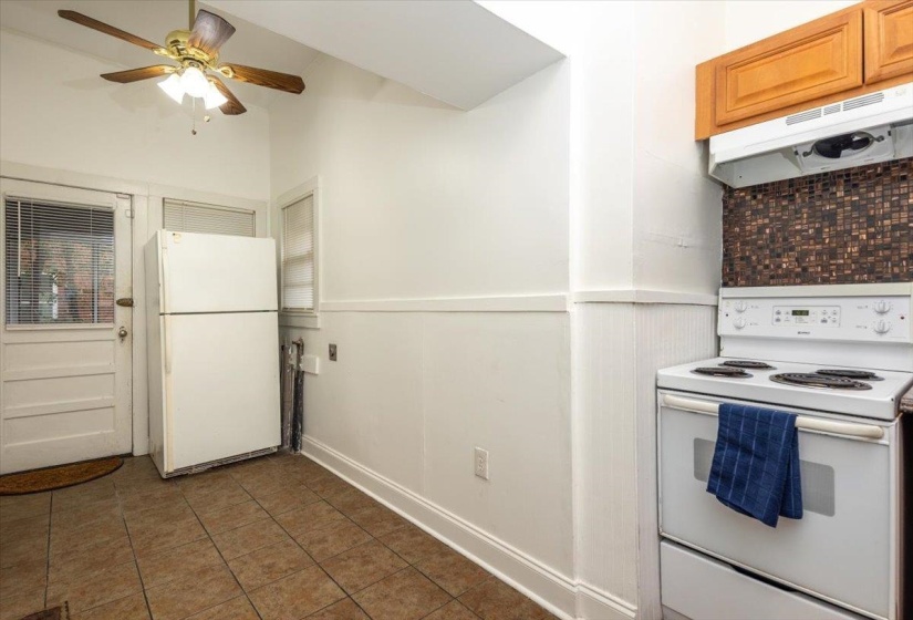 1462 CARR AVE, Memphis, Tennessee 38104, 3 Bedroom Bedrooms, 10 Room Rooms,2 BathroomBathrooms,Residential,For Sale,CARR,0,10217767
