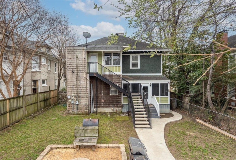 1462 CARR AVE, Memphis, Tennessee 38104, 3 Bedroom Bedrooms, 10 Room Rooms,2 BathroomBathrooms,Residential,For Sale,CARR,0,10217767