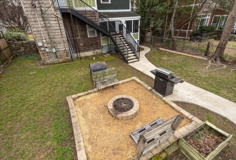 1462 CARR AVE, Memphis, Tennessee 38104, 3 Bedroom Bedrooms, 10 Room Rooms,2 BathroomBathrooms,Residential,For Sale,CARR,0,10217767