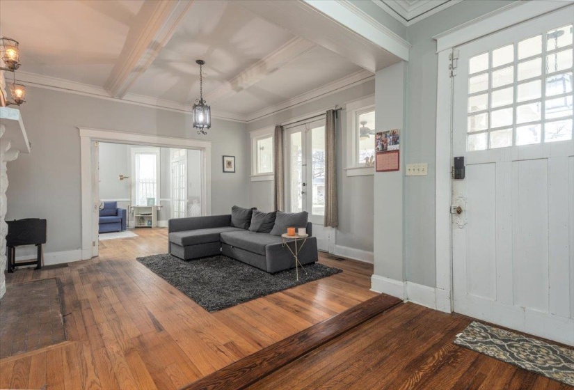 1462 CARR AVE, Memphis, Tennessee 38104, 3 Bedroom Bedrooms, 10 Room Rooms,2 BathroomBathrooms,Residential,For Sale,CARR,0,10217767