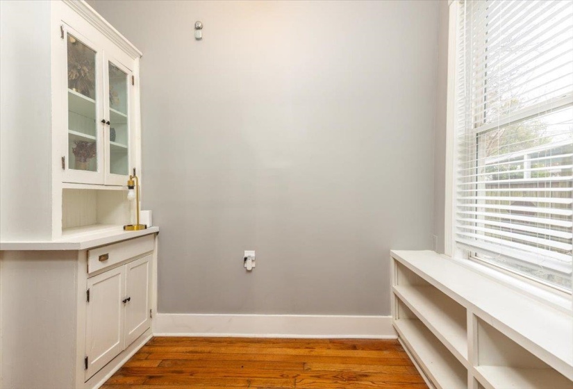 1462 CARR AVE, Memphis, Tennessee 38104, 3 Bedroom Bedrooms, 10 Room Rooms,2 BathroomBathrooms,Residential,For Sale,CARR,0,10217767