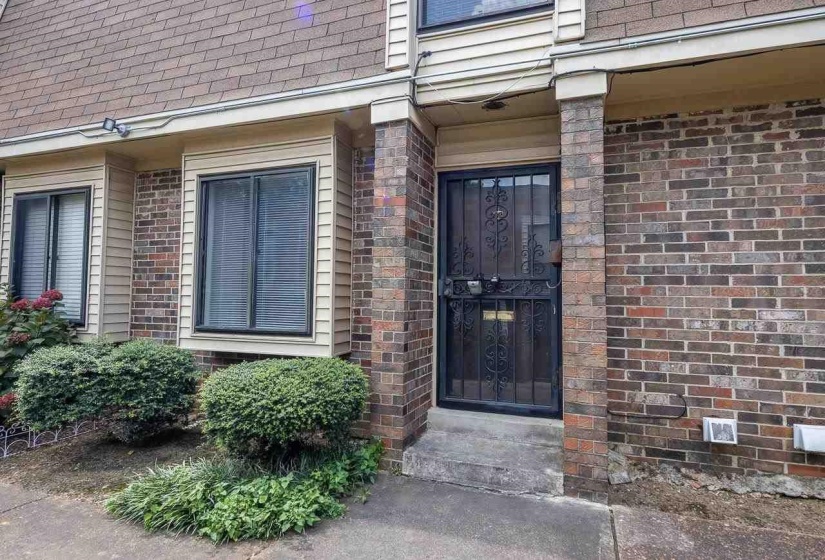1898 POPLAR WOODS CIR, Germantown, Tennessee 38138, 2 Bedroom Bedrooms, 5 Room Rooms,1.1 BathroomBathrooms,Residential,For Sale,POPLAR WOODS,0,10217773