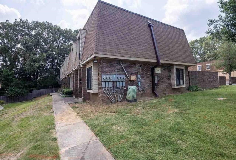 1898 POPLAR WOODS CIR, Germantown, Tennessee 38138, 2 Bedroom Bedrooms, 5 Room Rooms,1.1 BathroomBathrooms,Residential,For Sale,POPLAR WOODS,0,10217773