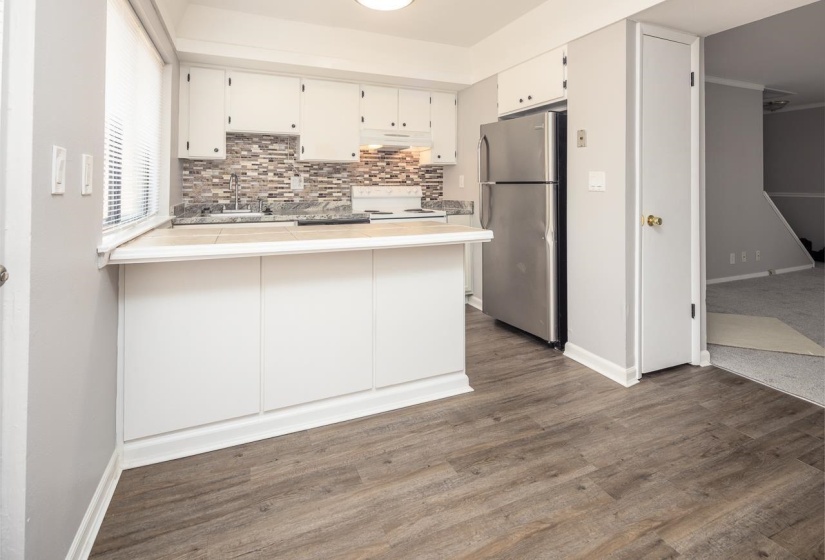 1898 POPLAR WOODS CIR, Germantown, Tennessee 38138, 2 Bedroom Bedrooms, 5 Room Rooms,1.1 BathroomBathrooms,Residential,For Sale,POPLAR WOODS,0,10217773