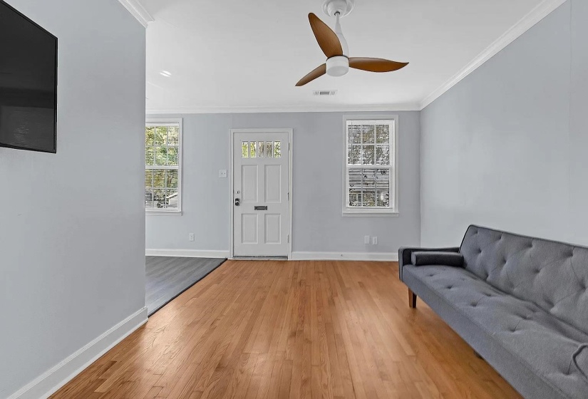 2405 EASTWOOD AVE, Memphis, Tennessee 38112, 1 Bedroom Bedrooms, 4 Rooms Rooms,1 BathroomBathrooms,Rental Properties,For Sale,EASTWOOD,10217813