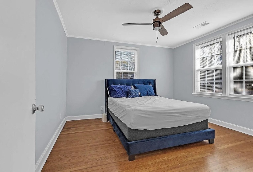2405 EASTWOOD AVE, Memphis, Tennessee 38112, 1 Bedroom Bedrooms, 4 Rooms Rooms,1 BathroomBathrooms,Rental Properties,For Sale,EASTWOOD,10217813