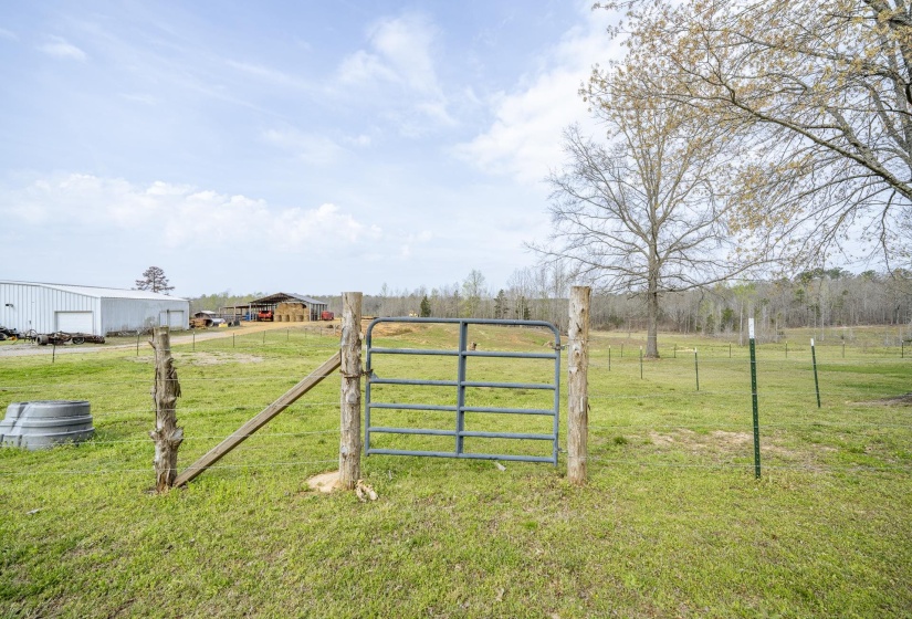 1896 PURDY BEAUTY HILL RD, Bethel Springs, Tennessee 38315, 3 Bedrooms Bedrooms, 10 Rooms Rooms,2.1 BathroomsBathrooms,Residential,For Sale,PURDY BEAUTY HILL,10217815