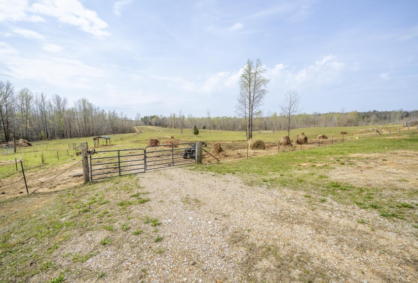 1896 PURDY BEAUTY HILL RD, Bethel Springs, Tennessee 38315, 3 Bedrooms Bedrooms, 10 Rooms Rooms,2.1 BathroomsBathrooms,Residential,For Sale,PURDY BEAUTY HILL,10217815