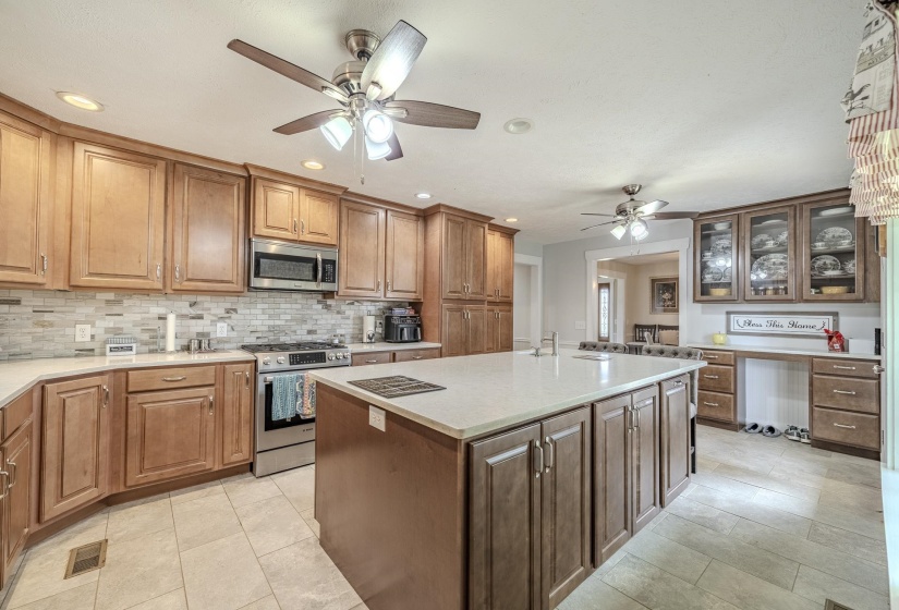 1896 PURDY BEAUTY HILL RD, Bethel Springs, Tennessee 38315, 3 Bedrooms Bedrooms, 10 Rooms Rooms,2.1 BathroomsBathrooms,Residential,For Sale,PURDY BEAUTY HILL,10217815