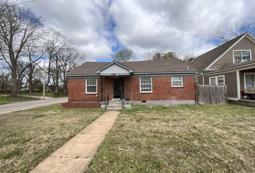 1244 TUTWILER ST, Memphis, Tennessee 38107, 6 Bedrooms Bedrooms, 8 Rooms Rooms,4 BathroomsBathrooms,Residential,For Sale,TUTWILER,10217821