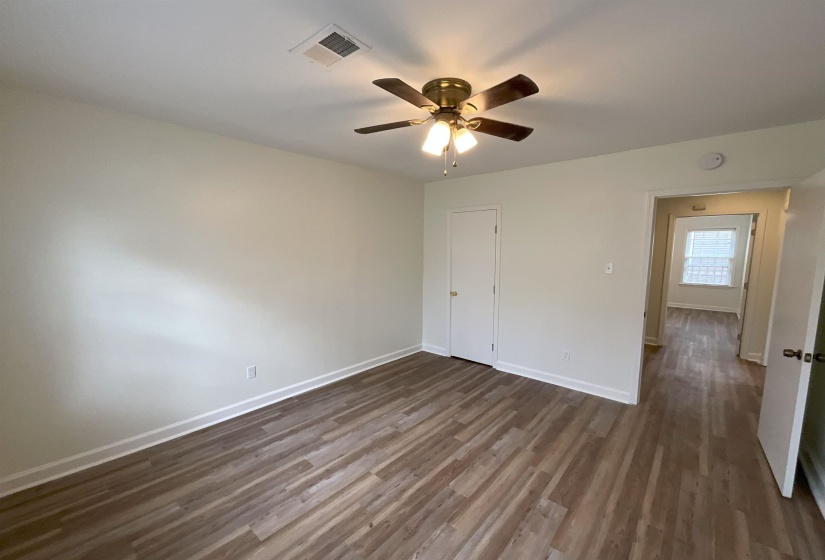 1244 TUTWILER ST, Memphis, Tennessee 38107, 6 Bedrooms Bedrooms, 8 Rooms Rooms,4 BathroomsBathrooms,Residential,For Sale,TUTWILER,10217821