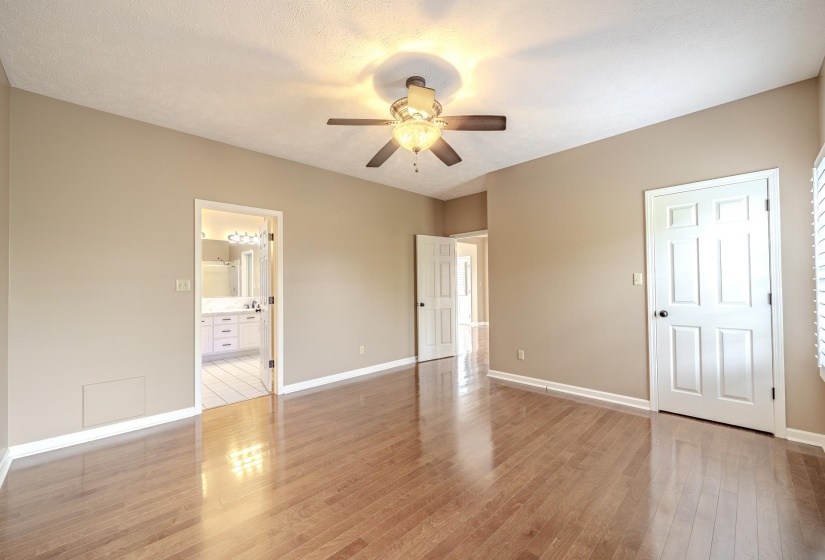 565 BOWEN DR, Savannah, Tennessee 38372, 3 Bedroom Bedrooms, 11 Room Rooms,2.1 BathroomBathrooms,Residential,For Sale,BOWEN,0,10217826