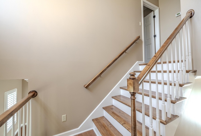 565 BOWEN DR, Savannah, Tennessee 38372, 3 Bedroom Bedrooms, 11 Room Rooms,2.1 BathroomBathrooms,Residential,For Sale,BOWEN,0,10217826