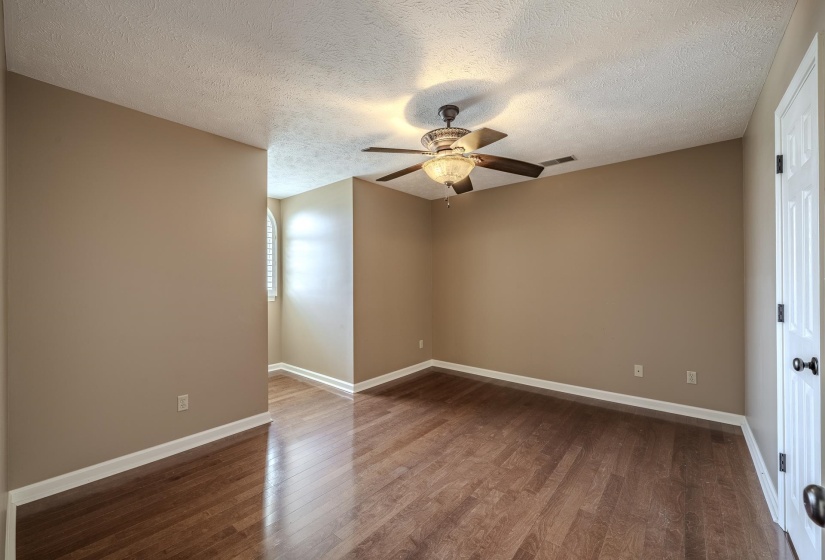 565 BOWEN DR, Savannah, Tennessee 38372, 3 Bedroom Bedrooms, 11 Room Rooms,2.1 BathroomBathrooms,Residential,For Sale,BOWEN,0,10217826