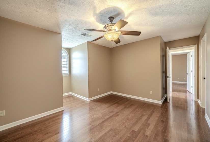 565 BOWEN DR, Savannah, Tennessee 38372, 3 Bedroom Bedrooms, 11 Room Rooms,2.1 BathroomBathrooms,Residential,For Sale,BOWEN,0,10217826