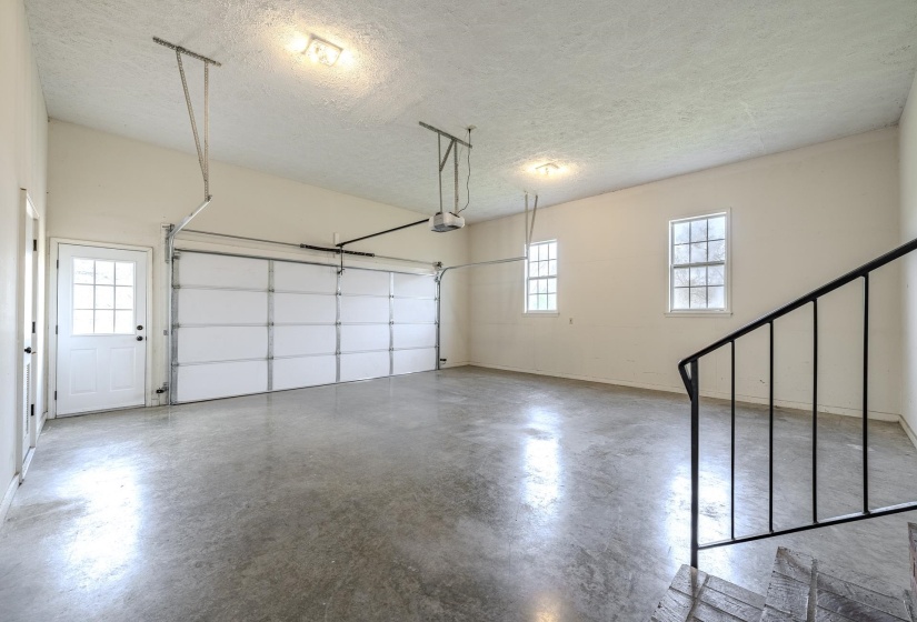 565 BOWEN DR, Savannah, Tennessee 38372, 3 Bedroom Bedrooms, 11 Room Rooms,2.1 BathroomBathrooms,Residential,For Sale,BOWEN,0,10217826