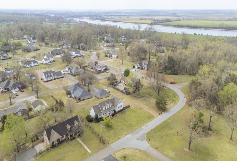 565 BOWEN DR, Savannah, Tennessee 38372, 3 Bedroom Bedrooms, 11 Room Rooms,2.1 BathroomBathrooms,Residential,For Sale,BOWEN,0,10217826