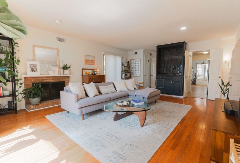 Spacious living room