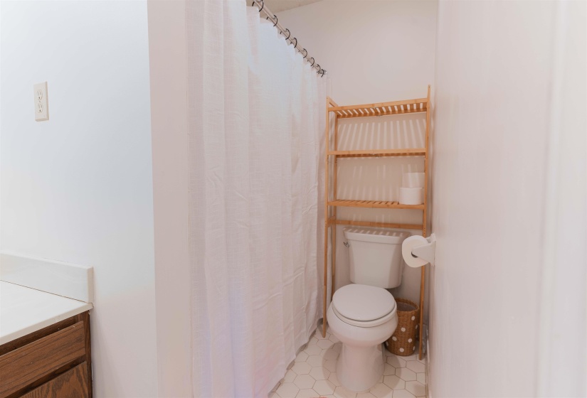2nd full bath upstairs