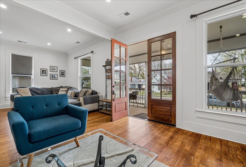 2049 FELIX AVE, Memphis, Tennessee 38104, 4 Bedrooms Bedrooms, 8 Rooms Rooms,3 BathroomsBathrooms,Residential,For Sale,FELIX,10217844