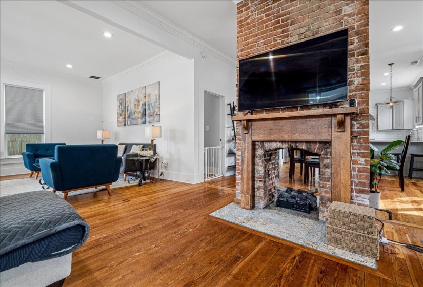 2049 FELIX AVE, Memphis, Tennessee 38104, 4 Bedrooms Bedrooms, 8 Rooms Rooms,3 BathroomsBathrooms,Residential,For Sale,FELIX,10217844
