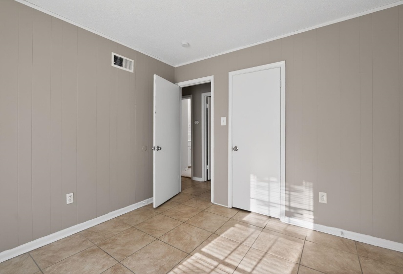 4989 MIKE DR, Memphis, Tennessee 38127, 3 Bedrooms Bedrooms, 6 Rooms Rooms,1 BathroomBathrooms,Residential,For Sale,MIKE,10217853