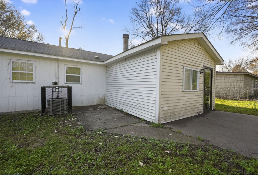 4989 MIKE DR, Memphis, Tennessee 38127, 3 Bedrooms Bedrooms, 6 Rooms Rooms,1 BathroomBathrooms,Residential,For Sale,MIKE,10217853