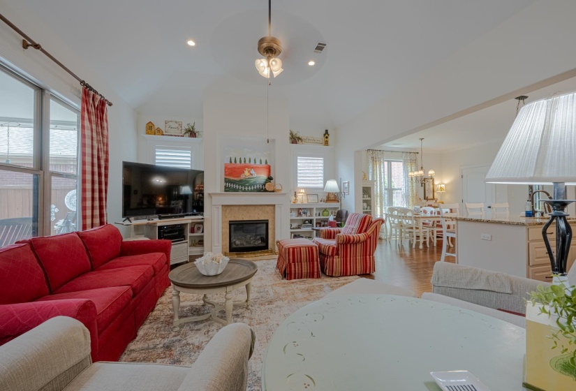 340 DOGWOOD VALLEY DR, Collierville, Tennessee 38017, 3 Bedroom Bedrooms, 7 Room Rooms,2 BathroomBathrooms,Residential,For Sale,DOGWOOD VALLEY,0,10217872