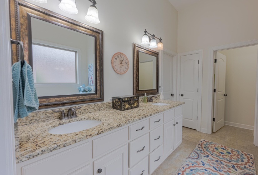 340 DOGWOOD VALLEY DR, Collierville, Tennessee 38017, 3 Bedroom Bedrooms, 7 Room Rooms,2 BathroomBathrooms,Residential,For Sale,DOGWOOD VALLEY,0,10217872