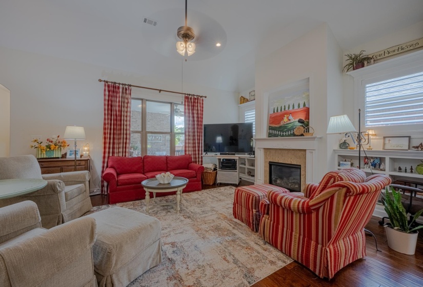 340 DOGWOOD VALLEY DR, Collierville, Tennessee 38017, 3 Bedroom Bedrooms, 7 Room Rooms,2 BathroomBathrooms,Residential,For Sale,DOGWOOD VALLEY,0,10217872