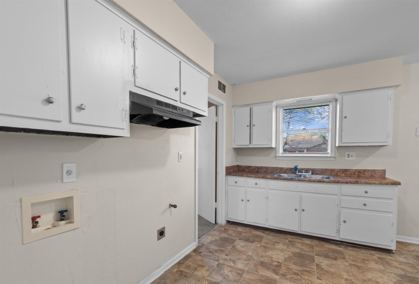 2158 PUEBLO AVE, Memphis, Tennessee 38127, 3 Bedrooms Bedrooms, 6 Rooms Rooms,1 BathroomBathrooms,Residential,For Sale,PUEBLO,10217876
