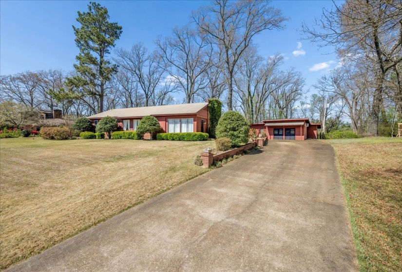 Mid Century Modern home on one acre lot