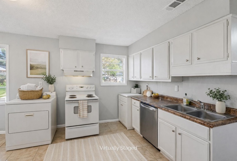 496 GREENVIEW CV, Collierville, Tennessee 38017, 3 Bedroom Bedrooms, 5 Room Rooms,1 BathroomBathrooms,Residential,For Sale,GREENVIEW,0,10217885