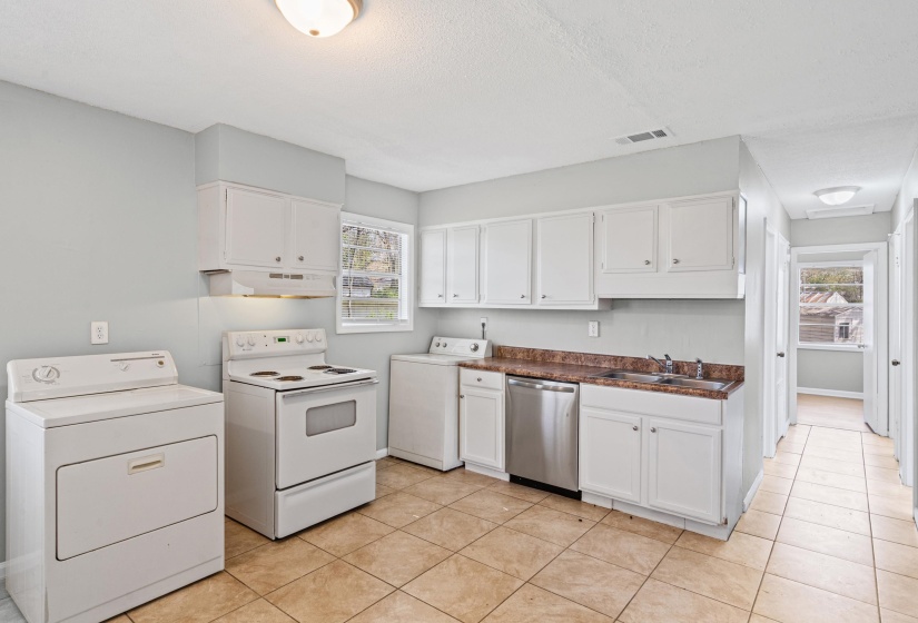 496 GREENVIEW CV, Collierville, Tennessee 38017, 3 Bedroom Bedrooms, 5 Room Rooms,1 BathroomBathrooms,Residential,For Sale,GREENVIEW,0,10217885