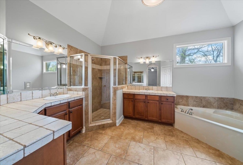 11979 HENNING OAKS LN, Arlington, Tennessee 38002, 5 Bedrooms Bedrooms, 9 Rooms Rooms,3 BathroomsBathrooms,Residential,For Sale,HENNING OAKS,10217919